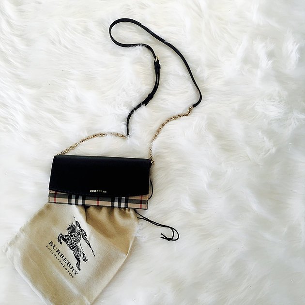 “Early Christmas Shopping | 30 days 30 presents” | Day 30: Burberry Horseferry Check Henley Wallet On A Chain